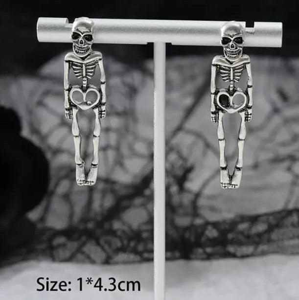Gothic Skull Earrings – Eerie Elegance for Halloween and Beyond