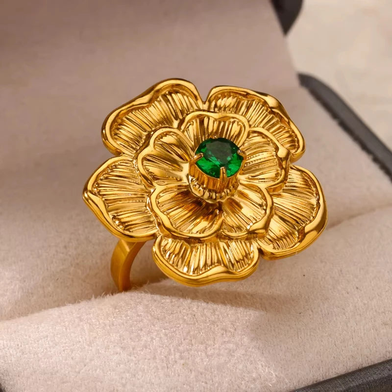 Elegant Colorful Heart Zircon Ring - Luxury Gold Plated Design for Every Occasion