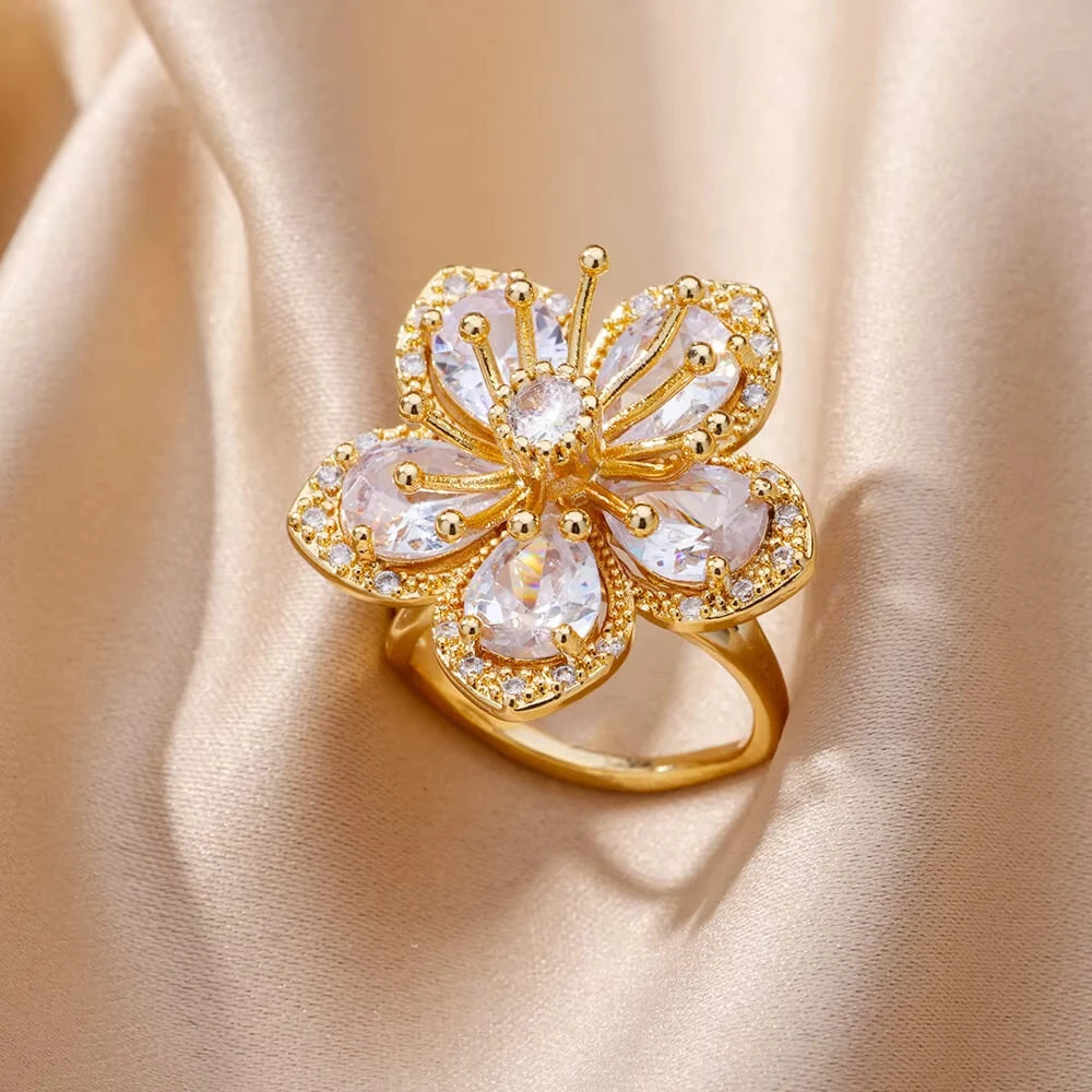 Elegant Colorful Heart Zircon Ring - Luxury Gold Plated Design for Every Occasion