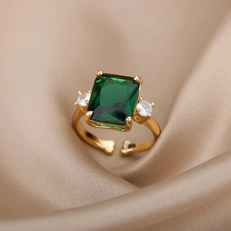 Elegant Colorful Heart Zircon Ring - Luxury Gold Plated Design for Every Occasion