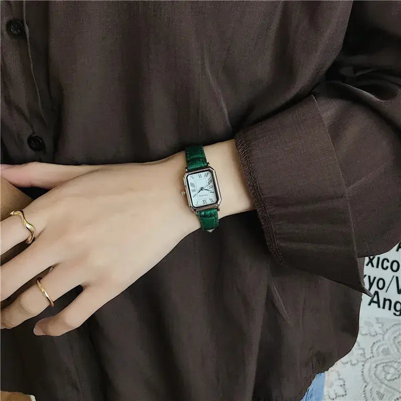 Retro Women's Leather Watches - Elevate Your Style with Timeless Elegance