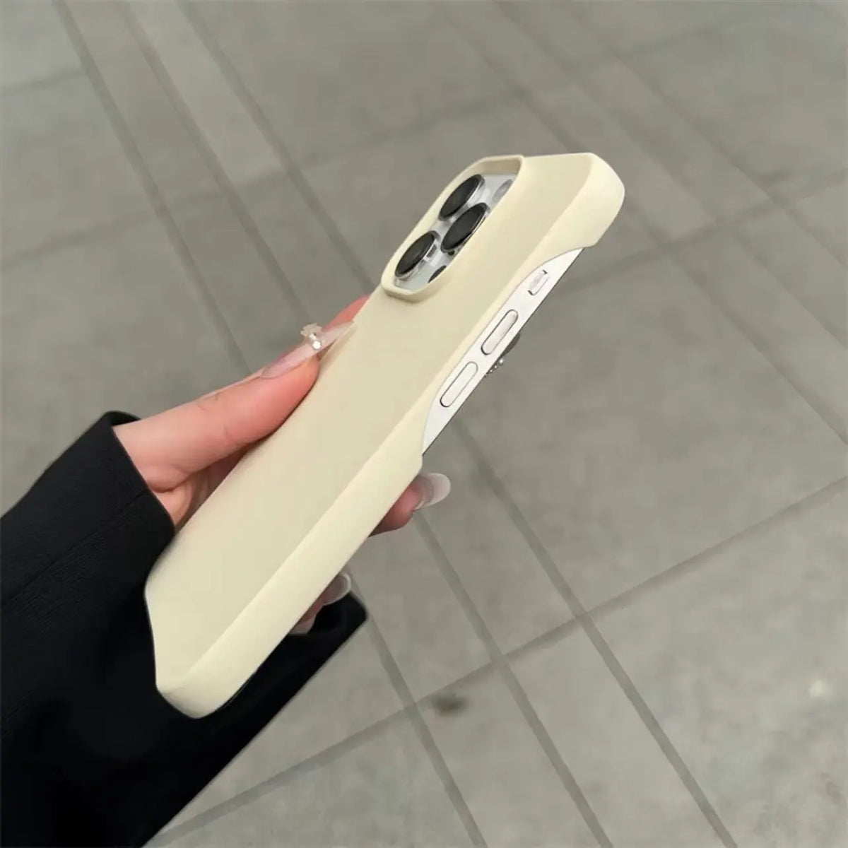 Half-Pack Graphite Phone Case - Stylish Protection for Your iPhone