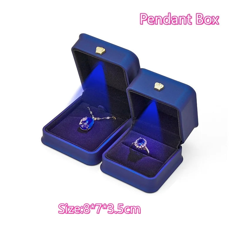 Illuminate Your Moments with the LED Light Necklace Gift Box – Velvet Jewelry Presentation Case
