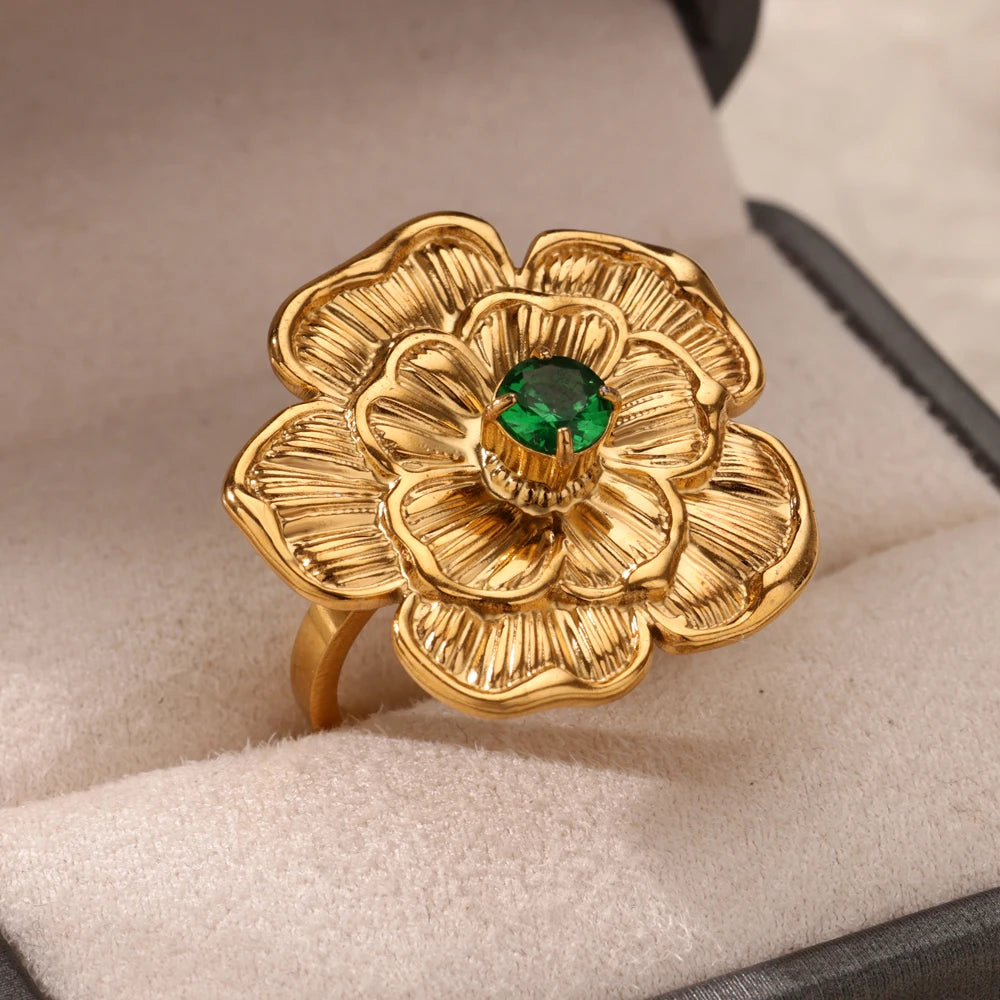 Elegant Colorful Heart Zircon Ring - Luxury Gold Plated Design for Every Occasion
