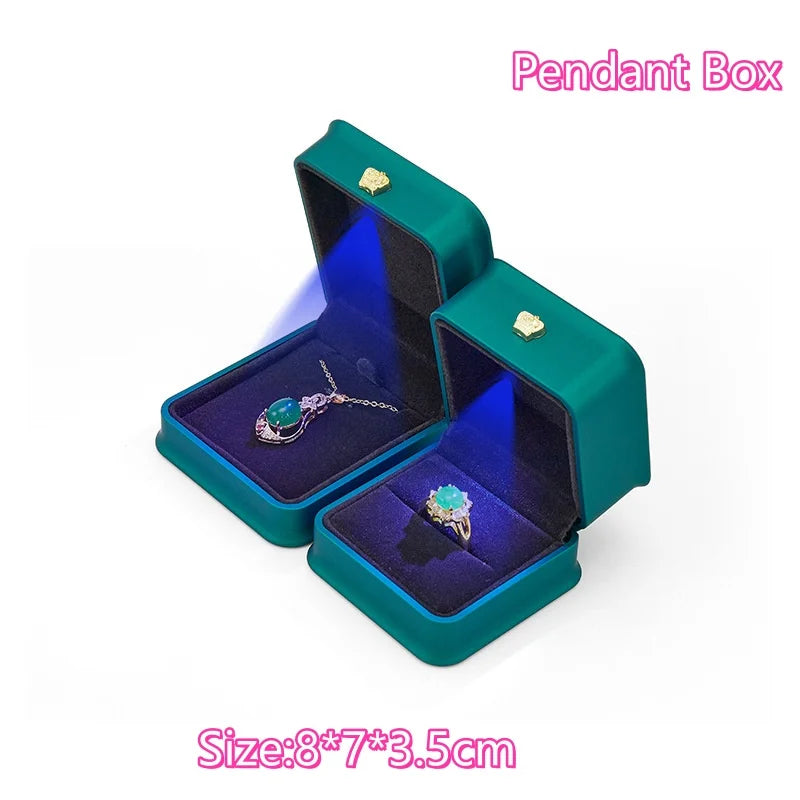 Illuminate Your Moments with the LED Light Necklace Gift Box – Velvet Jewelry Presentation Case