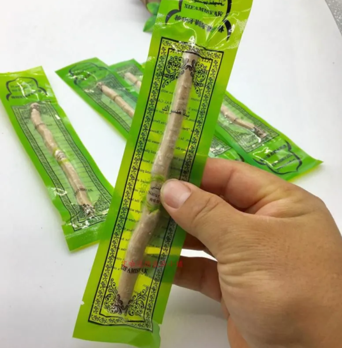 Natural Miswak Tooth Cleaning Stick - Elevate Your Oral Care Ritual