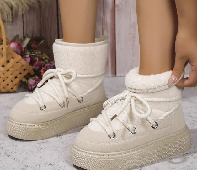 Cozy Lace-up Snow Boots: Step Into Style and Warmth This Winter!